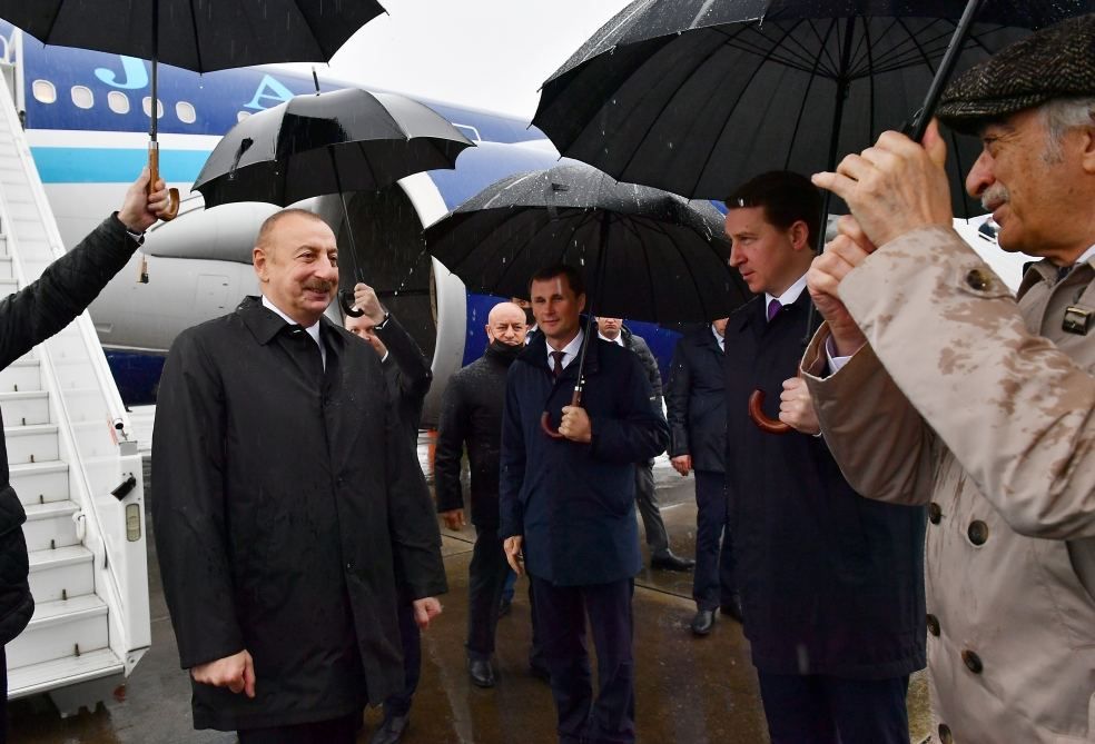 President Ilham Aliyev arrives on working visit to Russia's Sochi