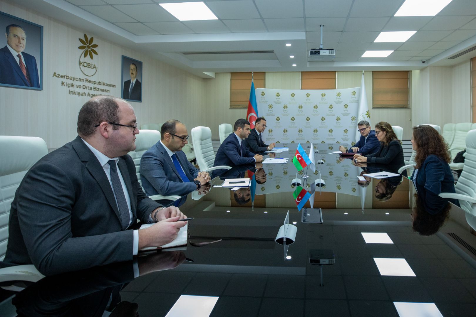 Azerbaijan, IFC discuss joint co-op in public-private partnership sector [PHOTO]
