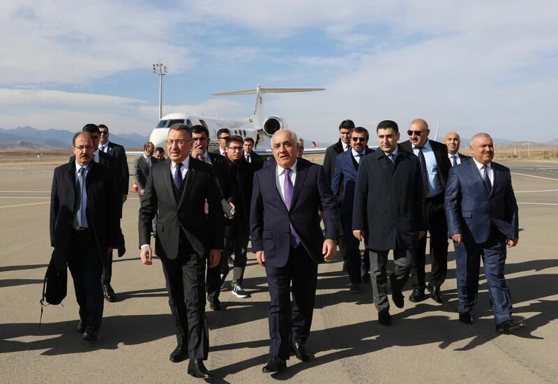 Azerbaijani premier, Turkiye's Vice President visit Shusha [PHOTO]