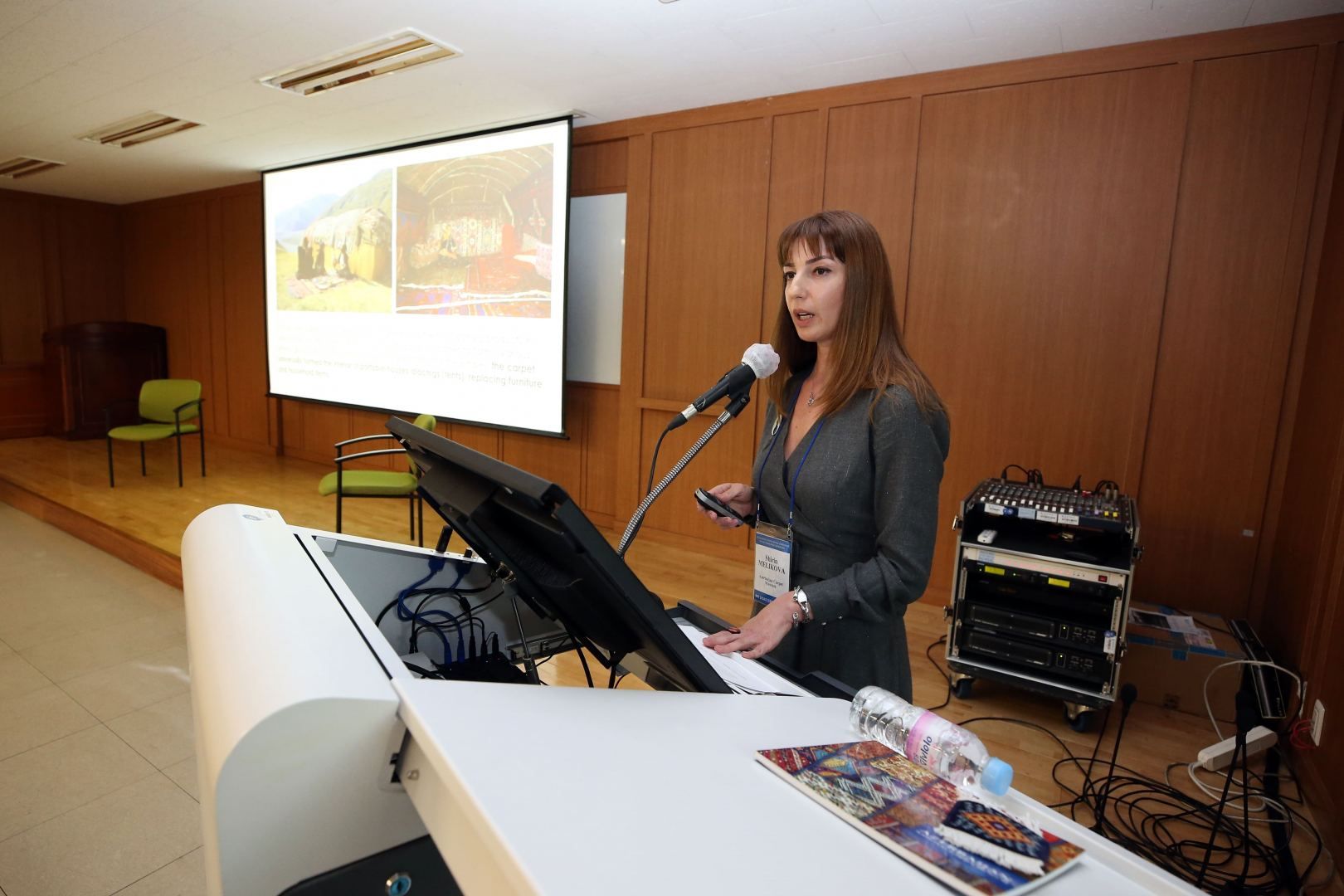 Azerbaijan's carpet weaving art promoted in S.Korea [PHOTO]