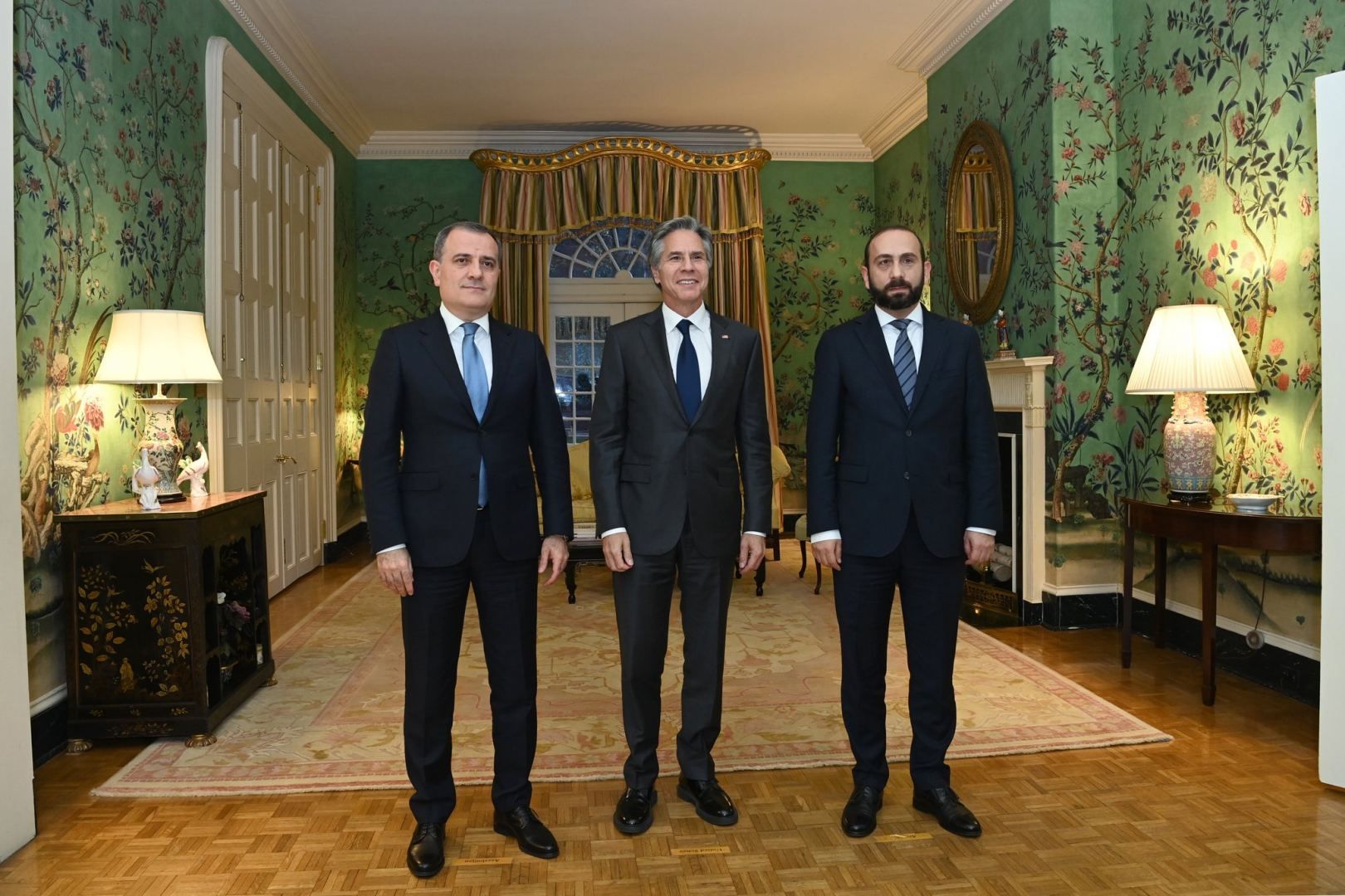 Azerbaijani, Armenian top diplomats hold another meeting in USA to discuss peace deal [PHOTOS]