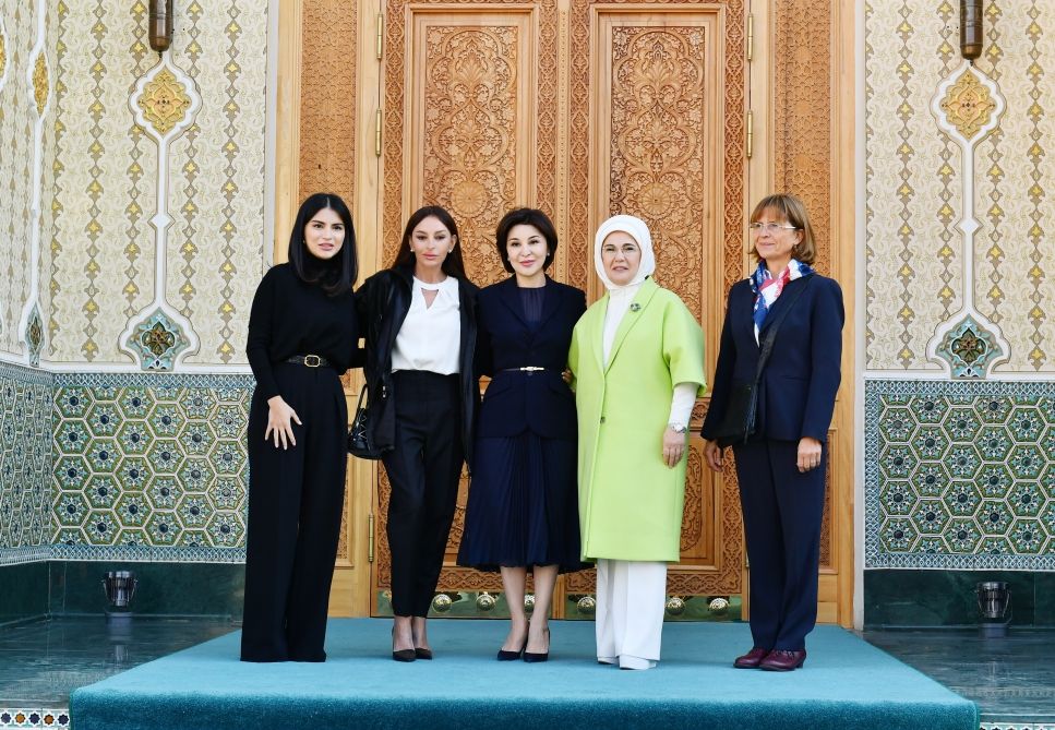 Azerbaijan's First Lady Mehriban Aliyeva views Eternal City historical, ethnographic complex in Samarkand [PHOTO/VIDEO]