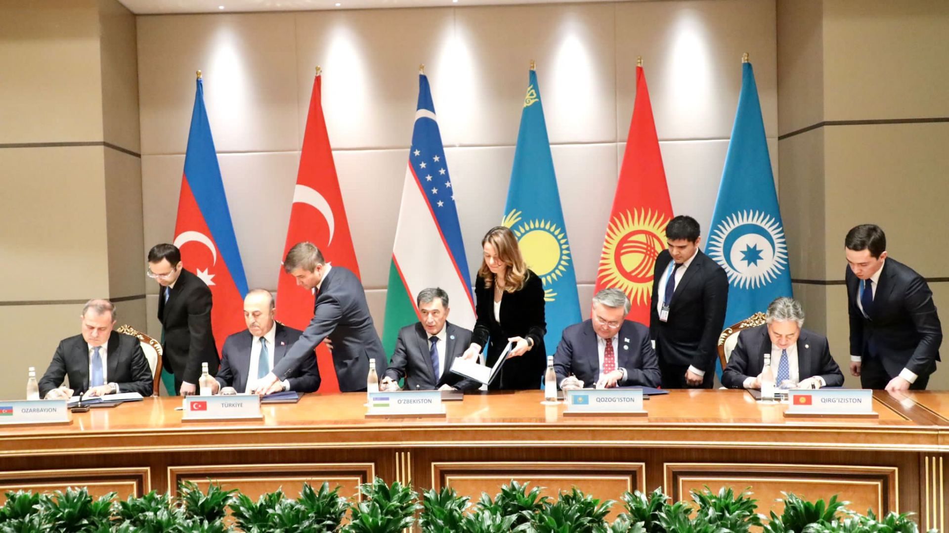 Azerbaijani FM inks various accords in Samarkand [PHOTO]