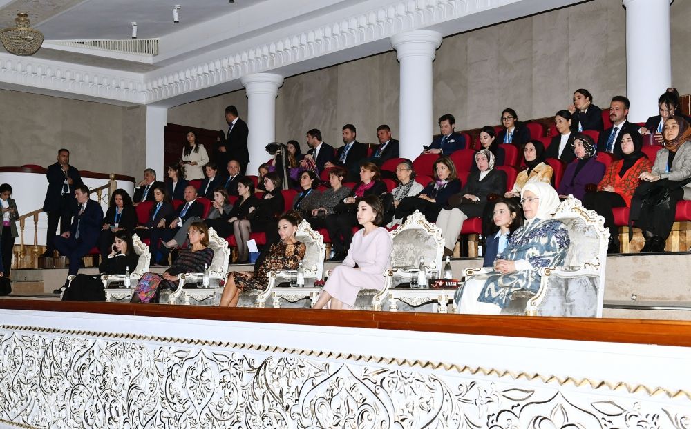 First Lady of Azerbaijan Mehriban Aliyeva watches "Lazgi" ballet in Samarkand [PHOTO/VIDEO]