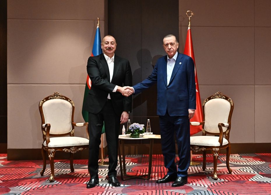 President of Azerbaijan Ilham Aliyev meets with President of Turkiye Recep Tayyip Erdogan in Samarkand [PHOTO/VIDEO]