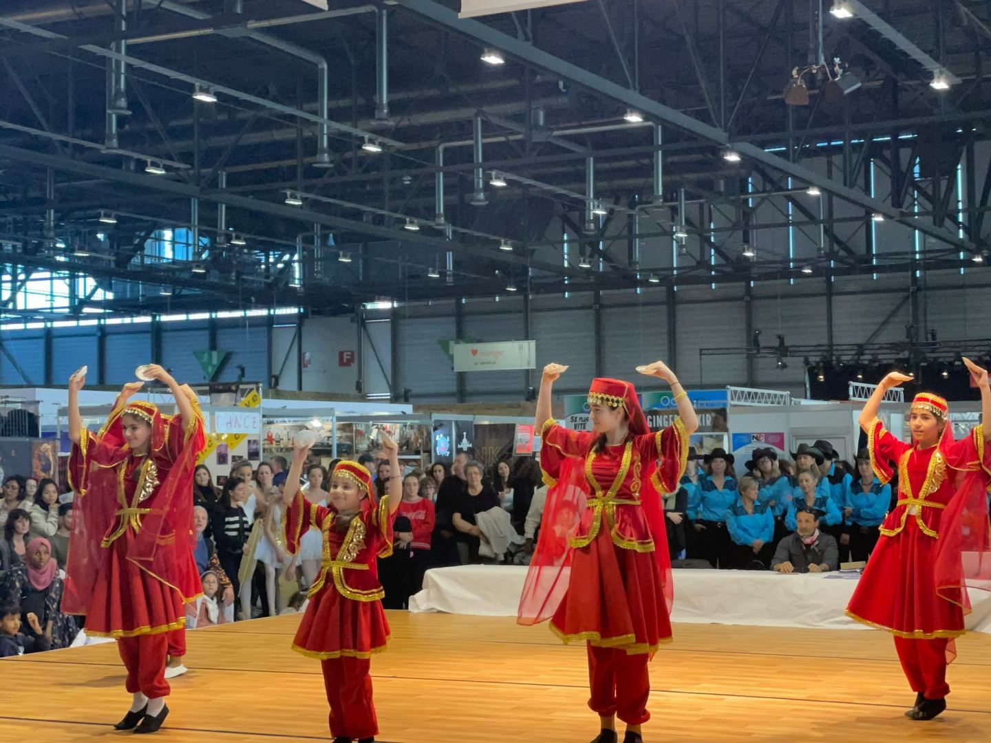 Azerbaijani traditional dance on spotlight in Geneva [PHOTO]