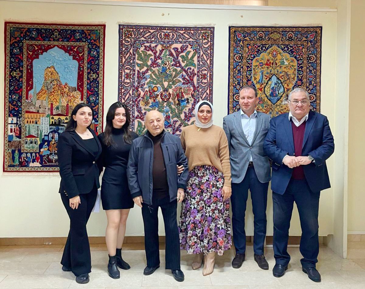 Azerkhalcha, SABAH group students present Shusha, Khamsa & Love carpets [PHOTO]