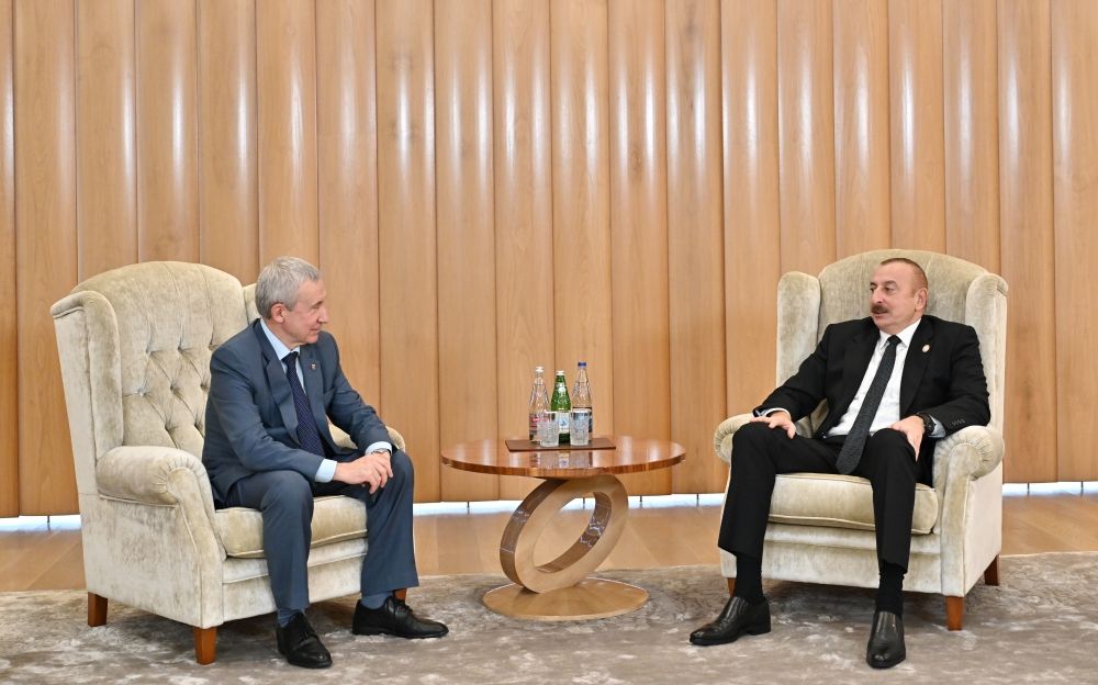 President Ilham Aliyev receives representative of Supreme Council of United Russia Party [VIDEO]