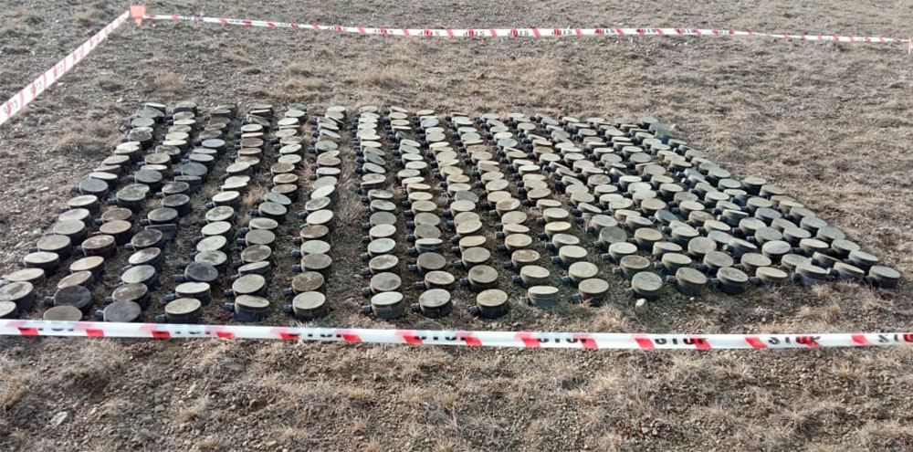 Azerbaijan defuses Armenia-made anti-personnel mines in Saribaba height [PHOTO] - Gallery Image
