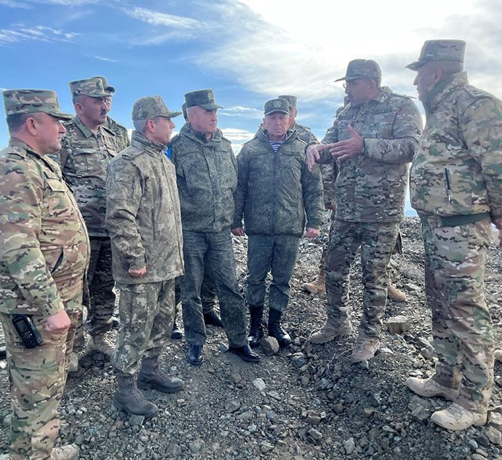 Russian, Turkish military observers inspect minefield in Saribaba peak