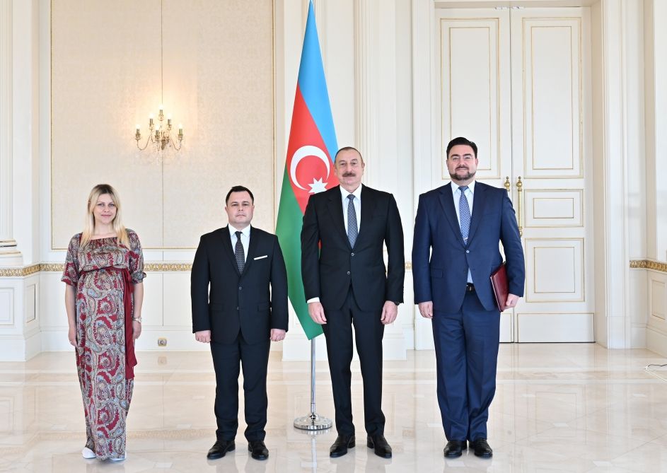 President Ilham Aliyev receives credentials of Moldova's new ambassador [UPDATE] - Gallery Image