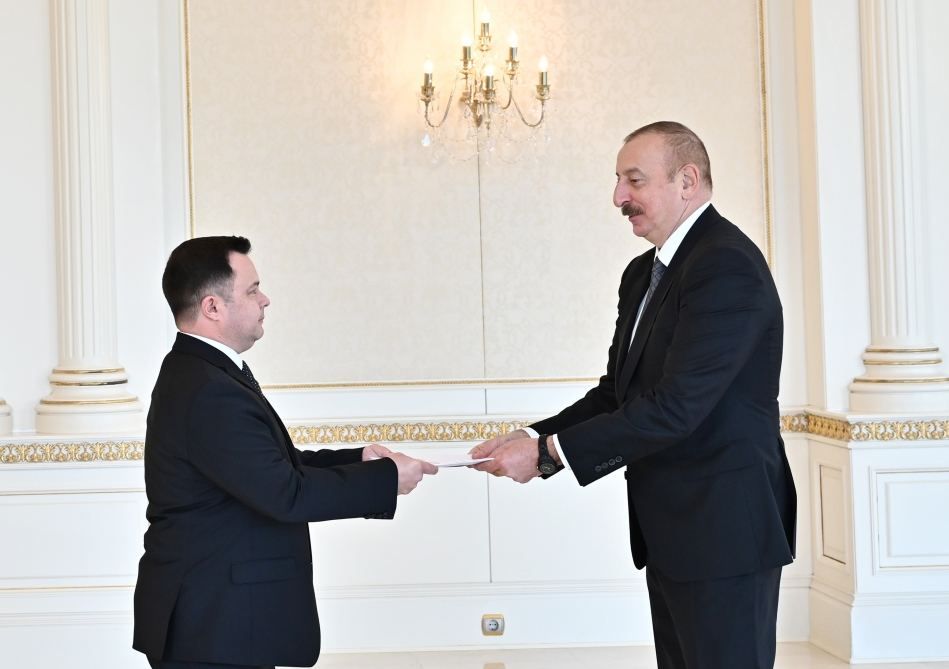 President Ilham Aliyev receives credentials of Moldova's new ambassador [UPDATE]