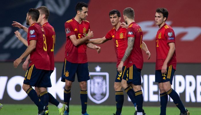 Spain ignite World Cup bid by smashing seven past Costa Rica