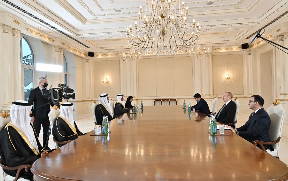 President Ilham Aliyev receives UAE Minister of Cabinet Affairs [UPDATE]