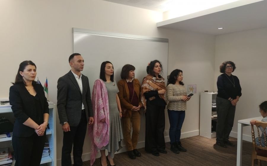 Azerbaijani Sunday school resumes lessons in Paris [PHOTO]