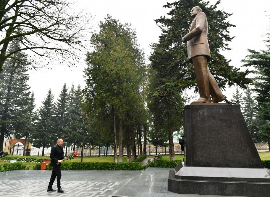 President Ilham Aliyev pays a visit to Oghuz District [PHOTO]