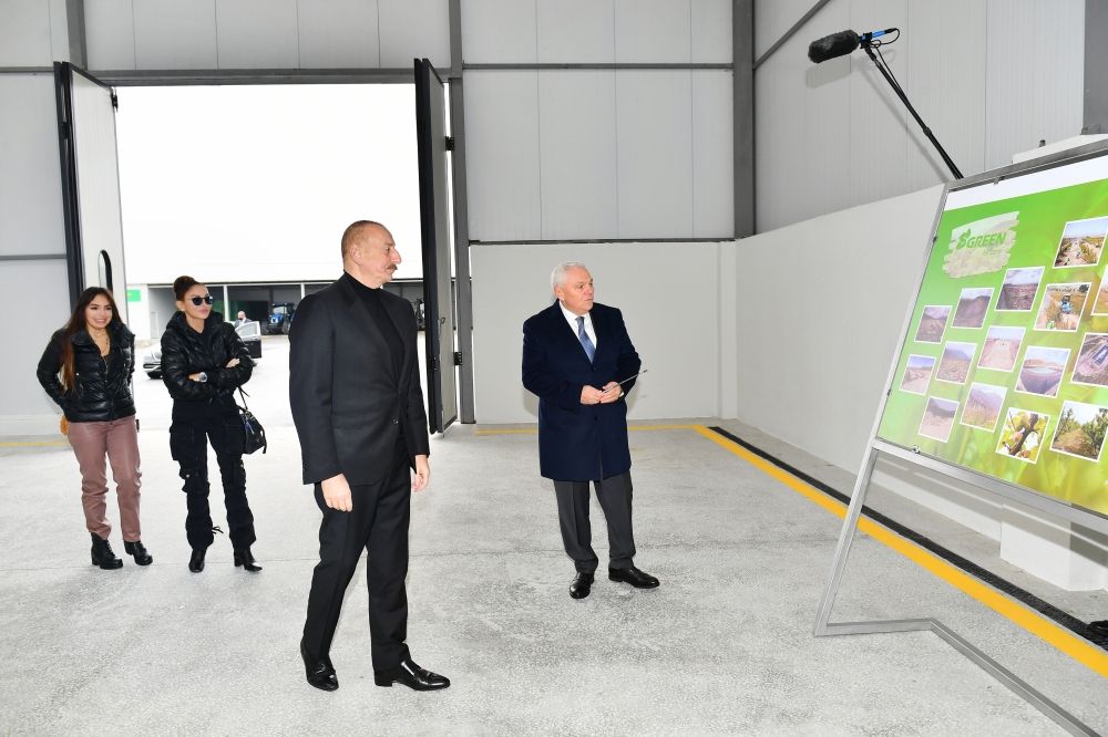 President Ilham Aliyev views conditions created at dried fruit production enterprise in Orta Zayzid village [PHOTO/VIDEO] - Gallery Image