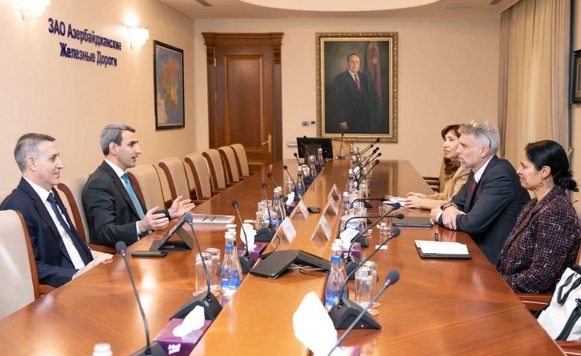 Azerbaijan, WB discuss railroad modernization [PHOTO]