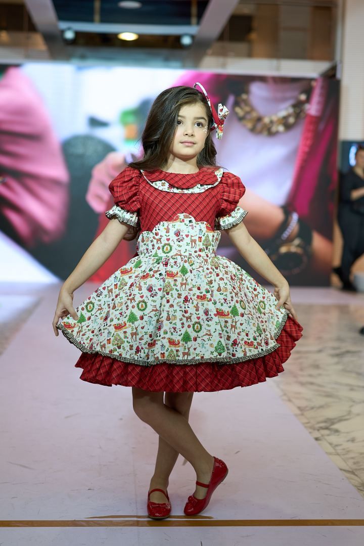 Fashion designers show elegant wedding gowns & stylish kids' outfits [PHOTO] - Gallery Image