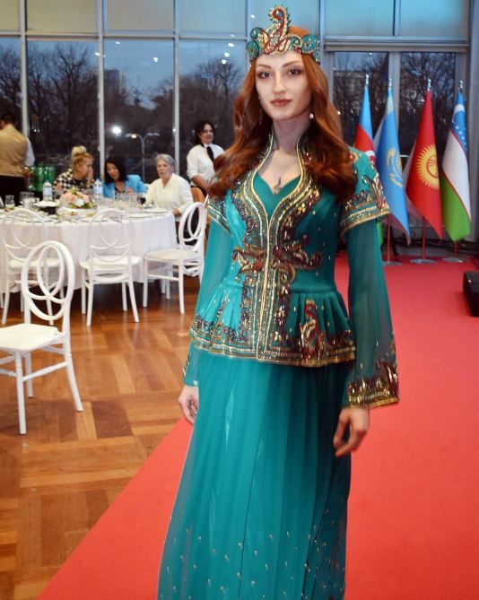 Fashion designer presents her Karabakh collection in Bursa [PHOTO] - Gallery Image