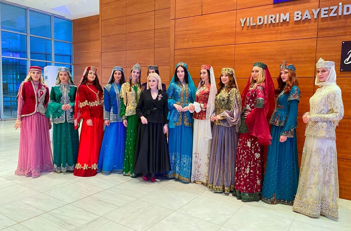 Fashion designer presents her Karabakh collection in Bursa [PHOTO]