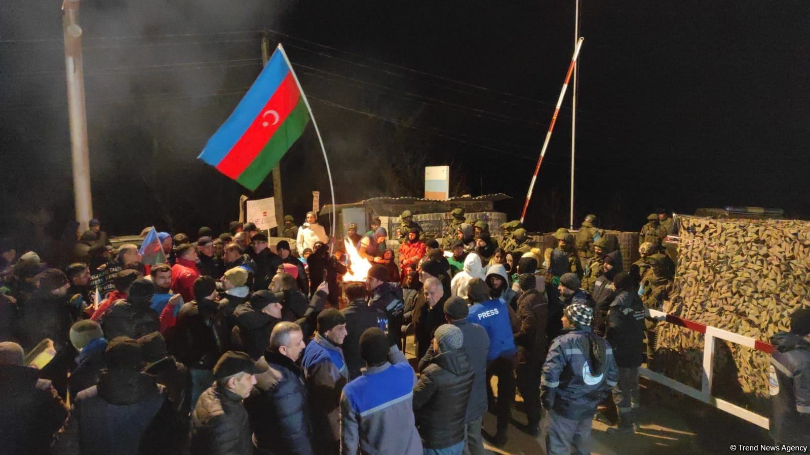 Azerbaijani eco-activists, NGO reps continue protest over Russian peacekeepers' inaction [PHOTO/VIDEO]