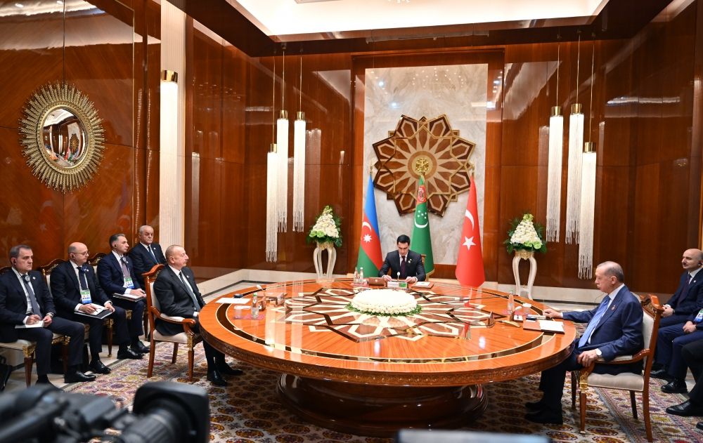 Presidents of Azerbaijan, Turkiye and Turkmenistan hold expanded meeting in city of Turkmenbashi [PHOTO/VIDEO]