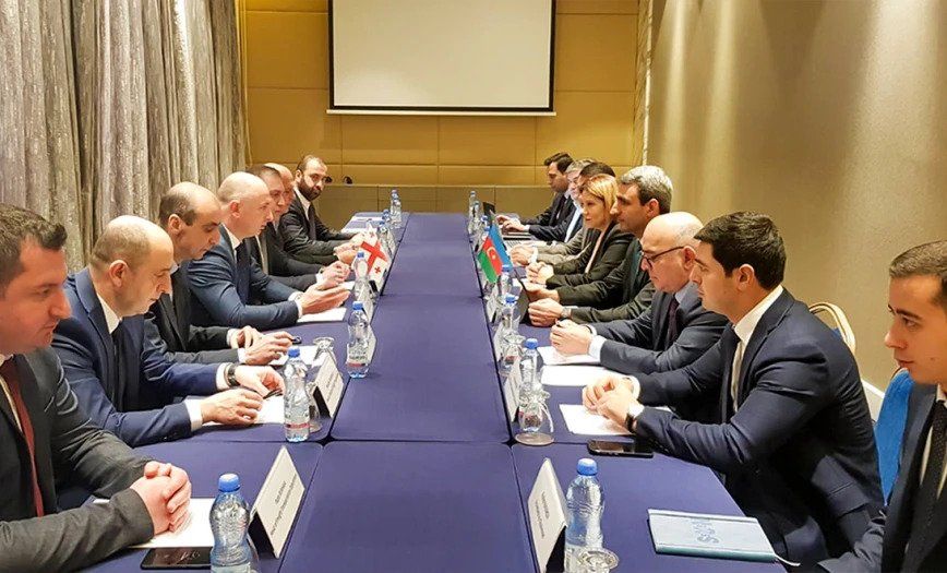 Azerbaijani, Georgia railways discuss prospects for transport & logistics co-op [PHOTO]