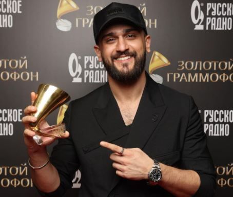 Pop star Jony wins his first Golden Gramophone Award [VIDEO]