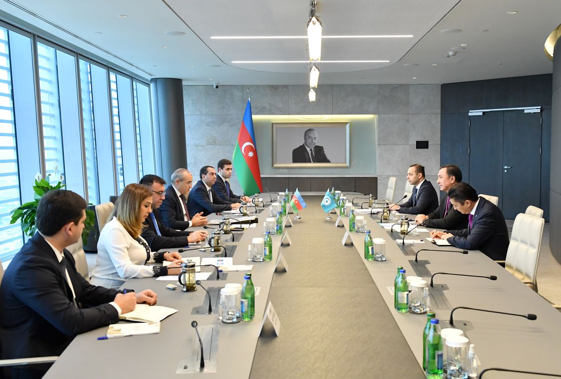 Azerbaijan, OTS discuss economy, transport, energy co-op [PHOTO]