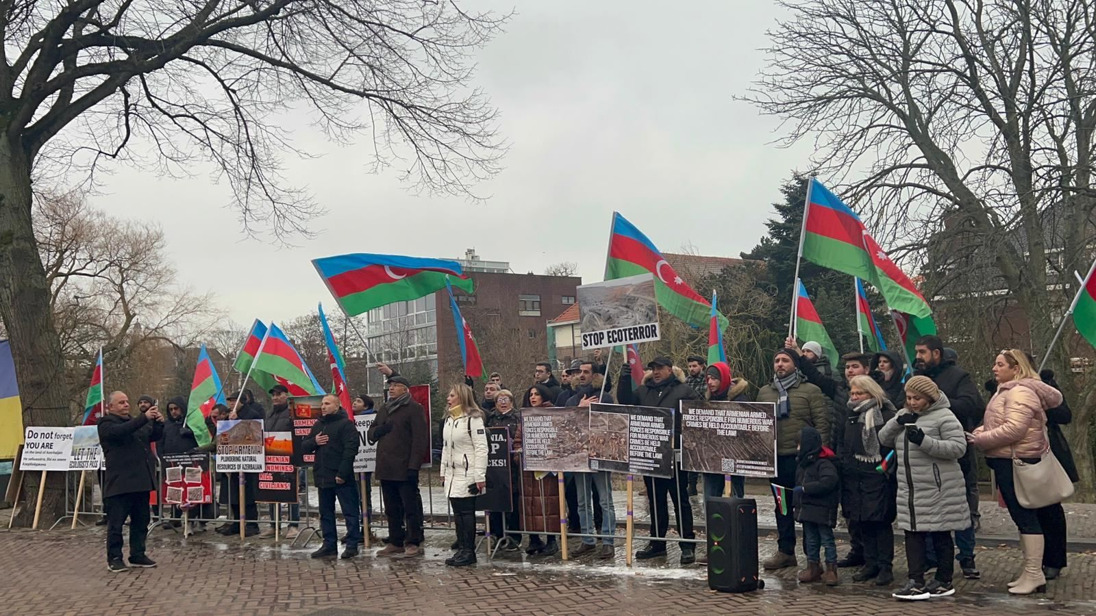 Azerbaijanis in Hague protest against Armenia's eco-terror [PHOTO/VIDEO]