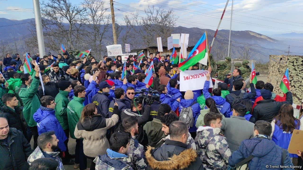 Azerbaijani eco-activists protesting on Khankandi-Shusha road on eighth day in a row [PHOTO]