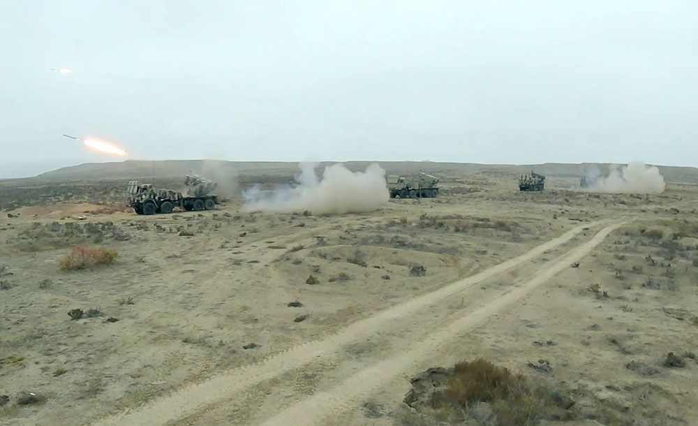 Azerbaijani army’s rocket, artillery units hold fire drills [VIDEO]