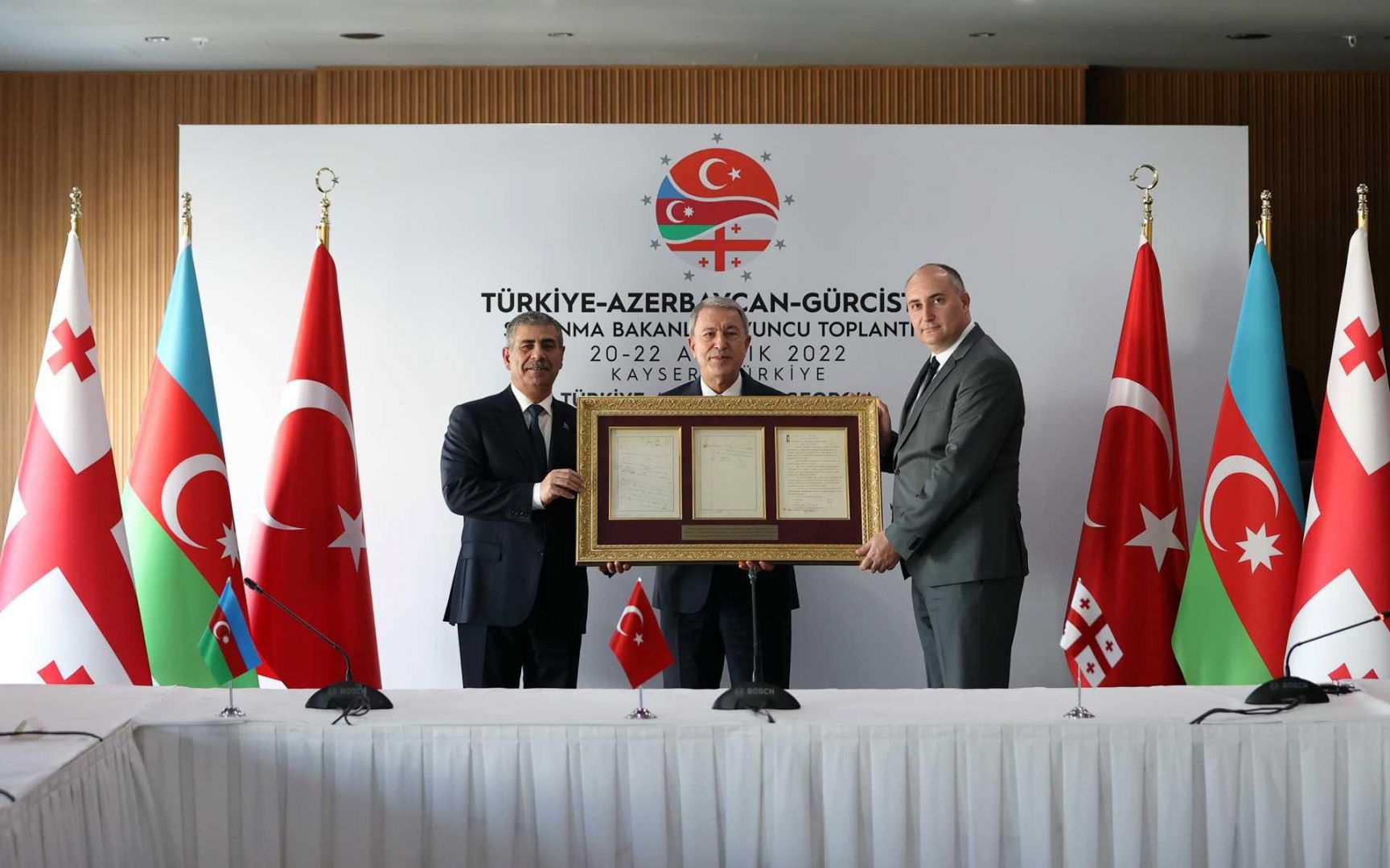 Kayseri hosts trilateral meeting of Azerbaijani, Turkiye, Georgian defense chiefs [PHOTO]