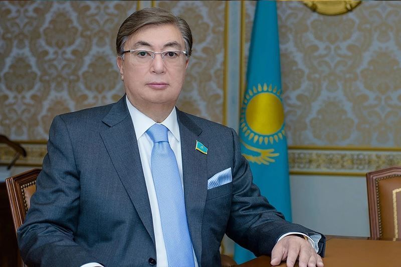 Kazakhstan's President Kassym-Jomart Tokayev congratulates President Ilham Aliyev