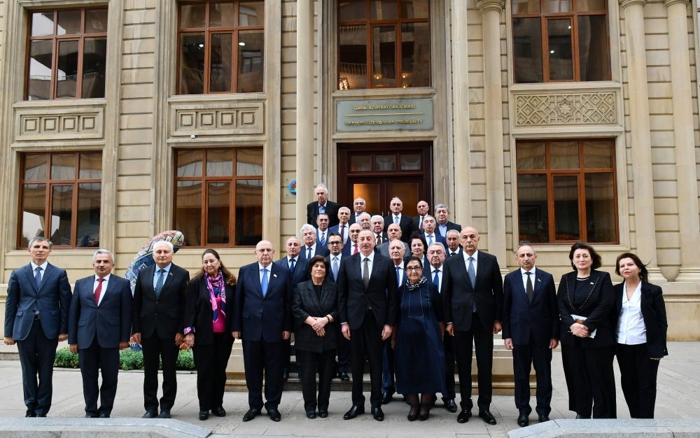 President Ilham Aliyev views conditions created in administrative building of Western Azerbaijan Community [UPDATE]