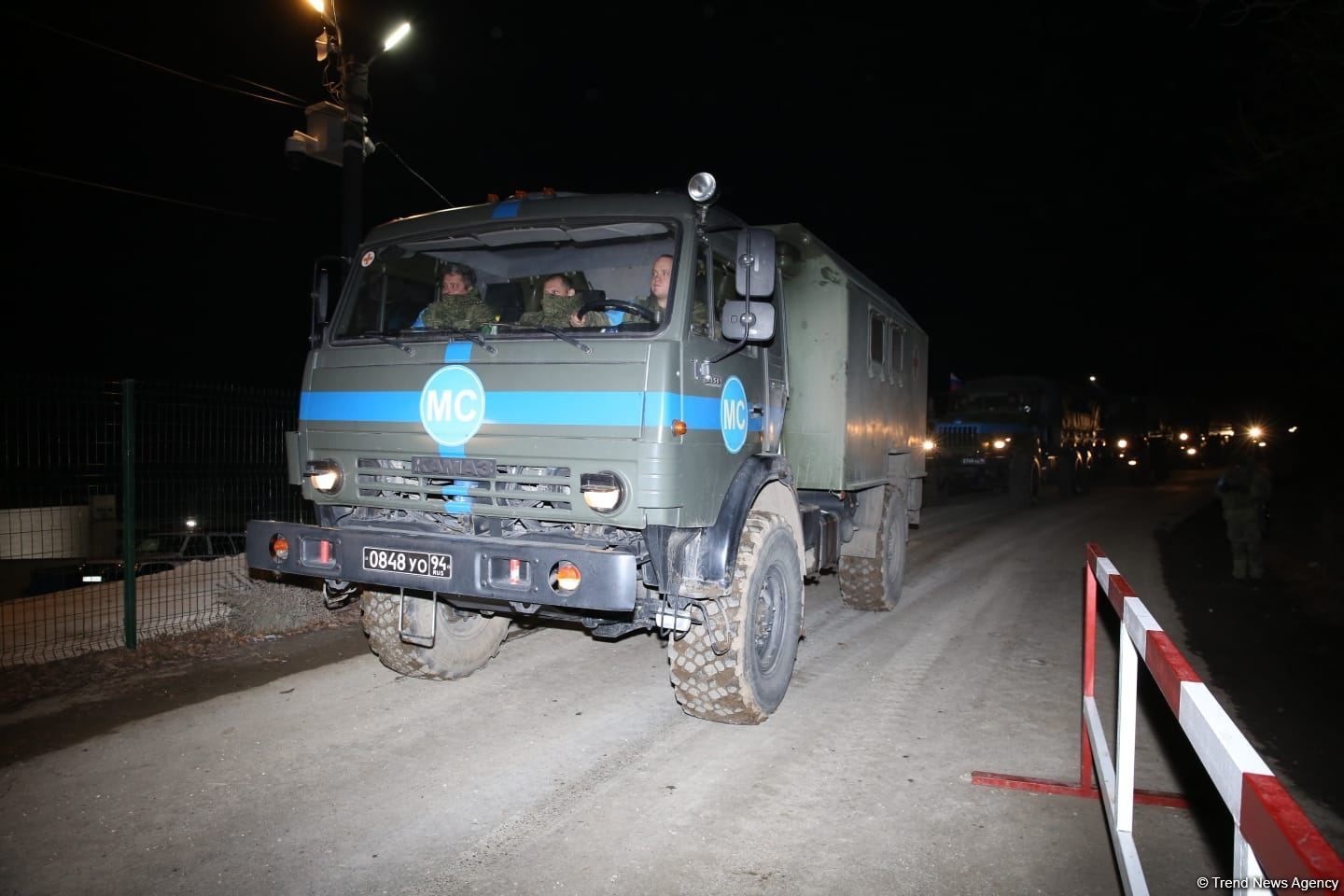 Russian peacekeepers' supply vehicles pass along Lachin road without issues [PHOTO]