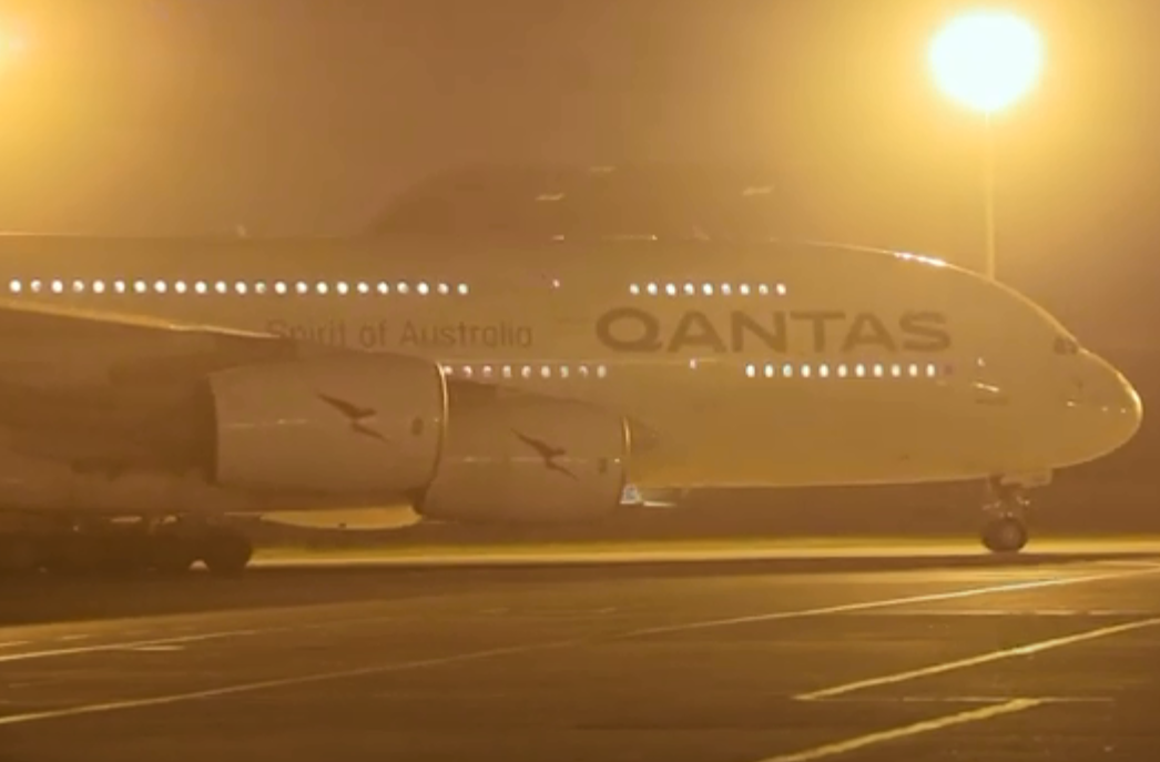 Another Airbus 380 to arrive in Baku for passengers of Singapore-London flight [VIDEO]