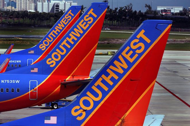 Southwest cancels thousands more U.S. flights on weather woes