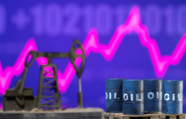 Oil drops on China uncertainty; U.S. demand limits decline