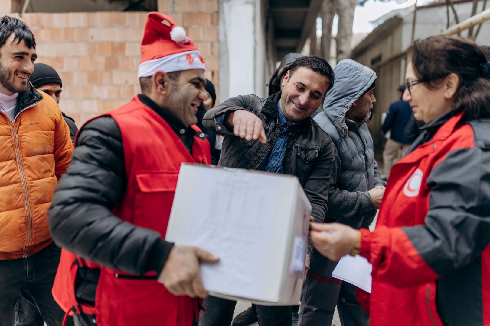 Silk Way West Airlines and Azerbaijan Red Crescent Society host joint humanitarian charity event "Winter Miracle 2022" [PHOTO]