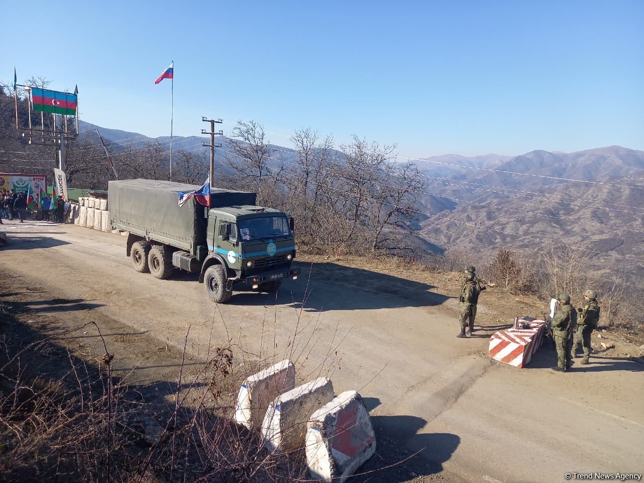 Russian peacekeepers' supply car freely passes along Azerbaijan's Lachin-Khankandi road [PHOTO]