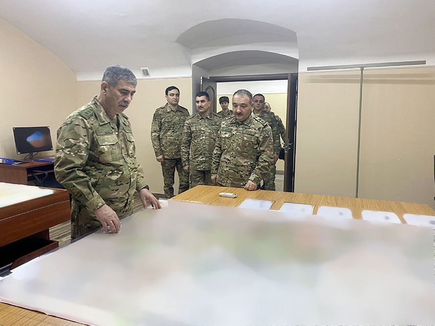 Azerbaijani defense chief inspects Land Forces, set tasks for 2023 [PHOTOS]