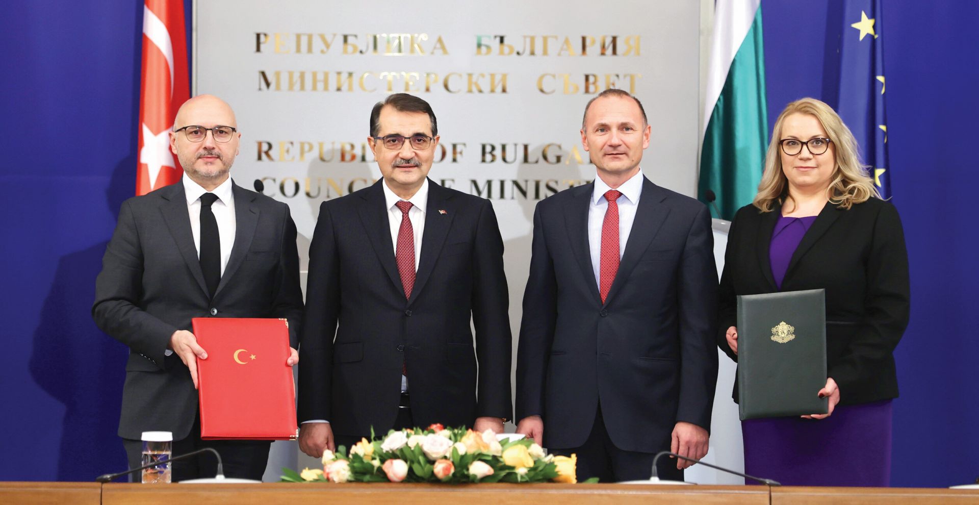Turkiye and Bulgaria sign natural gas co-op deal