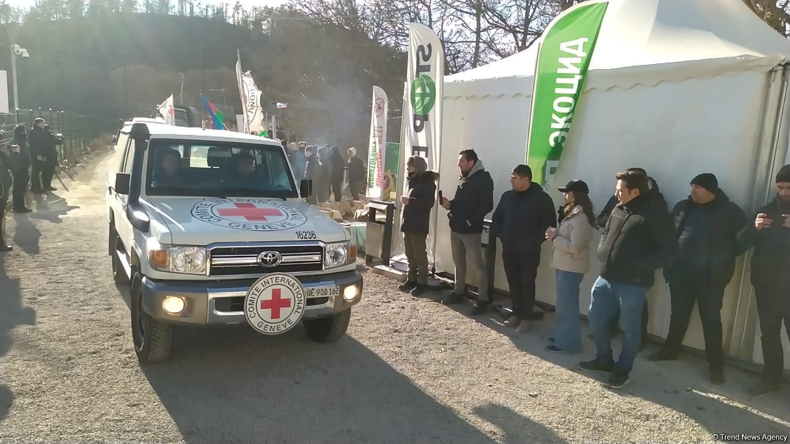 Several ICRC cars freely pass along Lachin-Khankandi road [PHOTO/VIDEO]