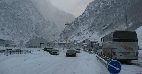 Las fuertes nevadas afectan el movimiento del tráfico en Georgia