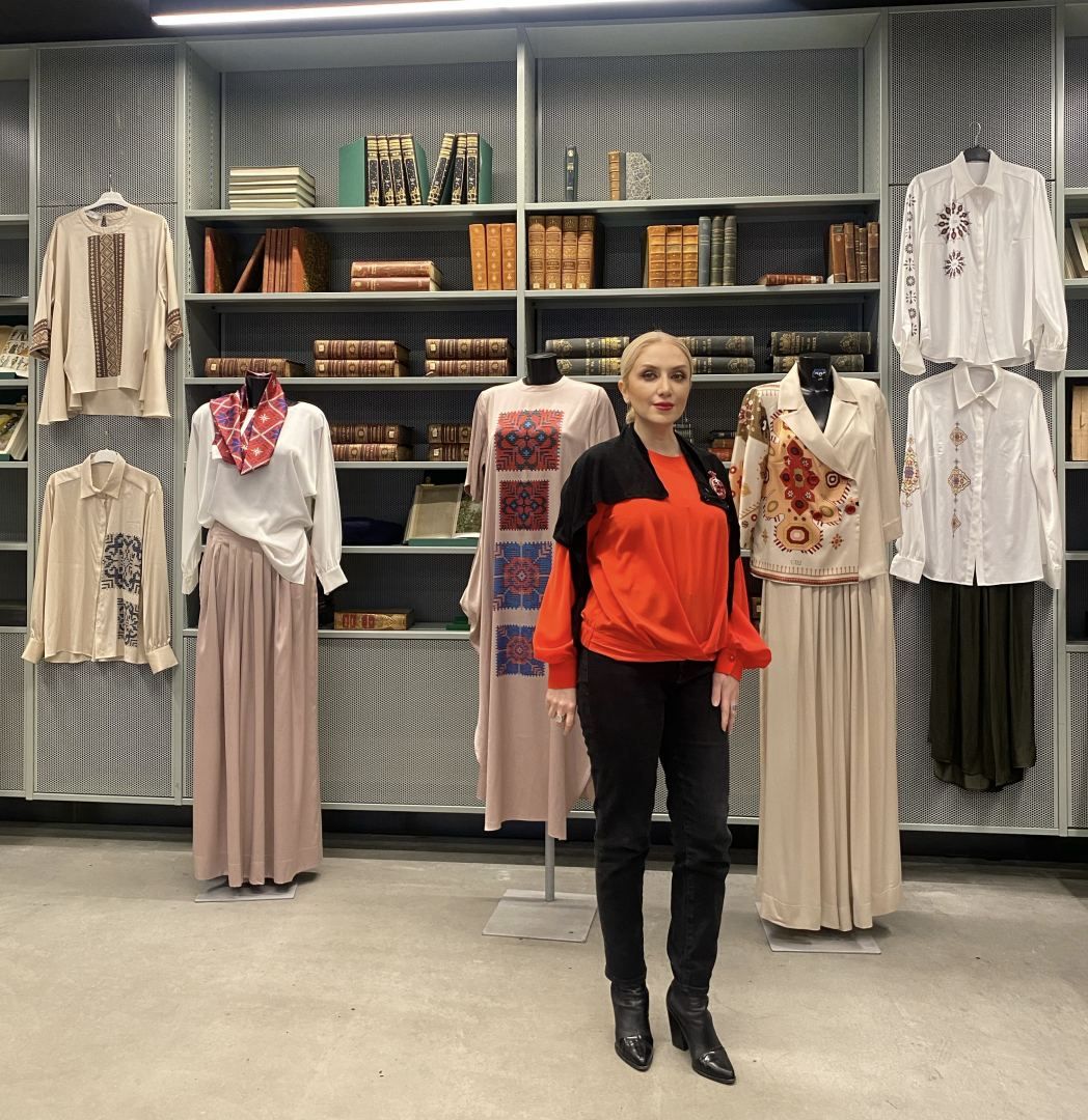 Azerbaijani designer inspires awe in Norwegian public [PHOTO/VIDEO]