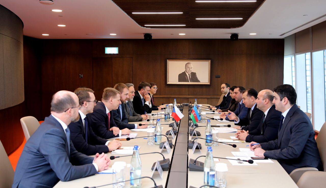 Azerbaijan, Czech Republic eye expanding trade, industry, transport & tourism co-op