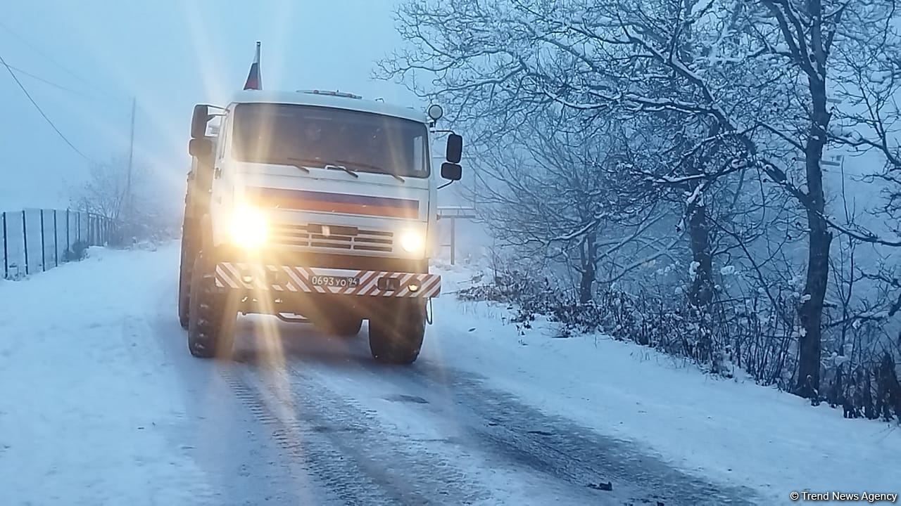 Seven more vehicles of Russian peacekeepers pass freely along Azerbaijan's Lachin-Khankendi road [PHOTO]