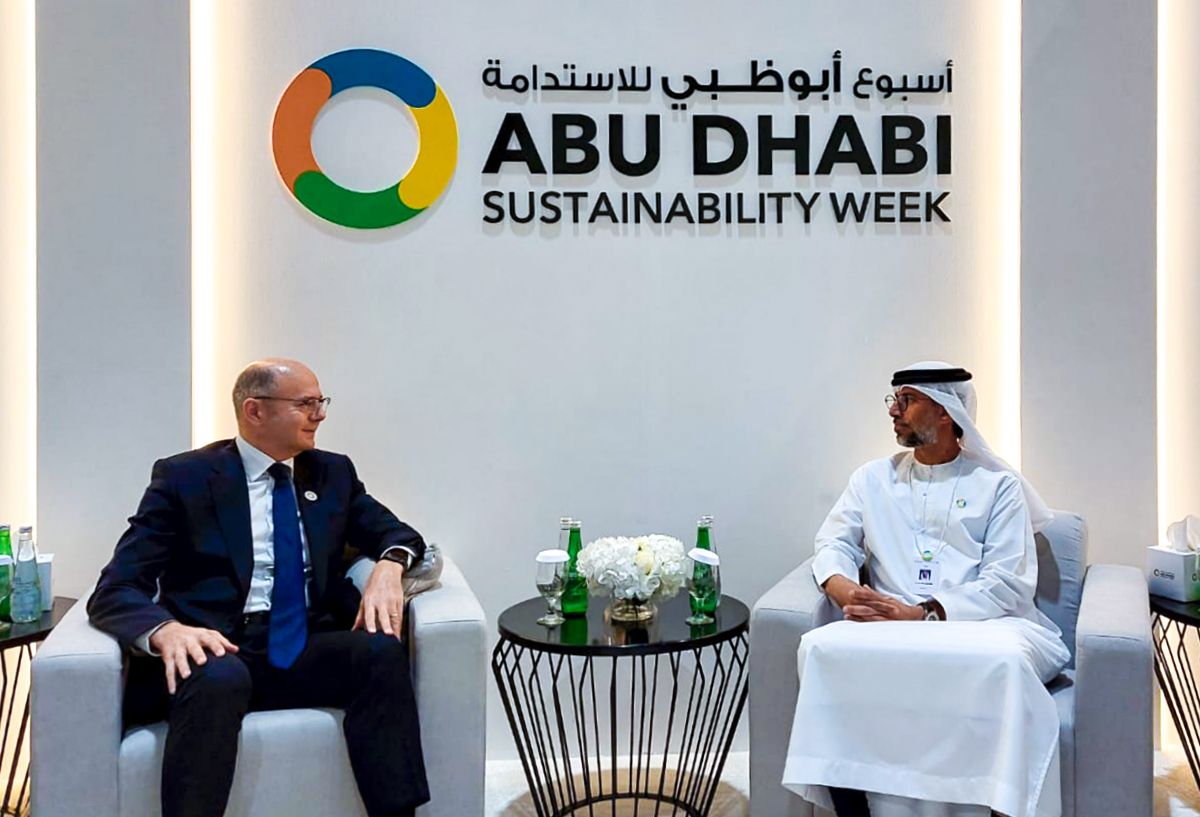Azerbaijan, UAE mull green energy co-op, new projects